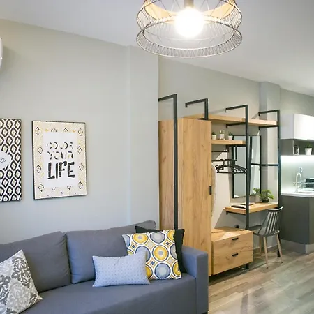Sts Eight 6.2 Apartment