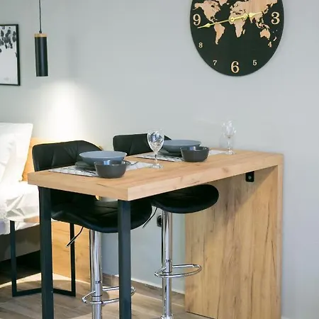 Sts Eight 6.2 سالونيك