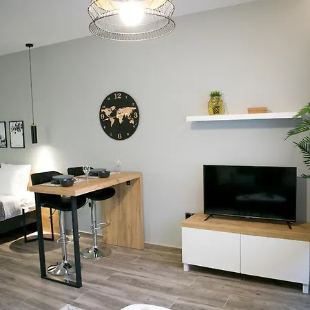 Sts Eight 6.2 Apartment