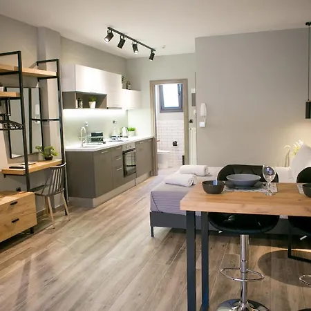 Sts Eight 6.2 * 테살로니키