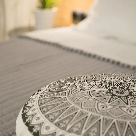 Sts Eight 6.2 شقة سالونيك