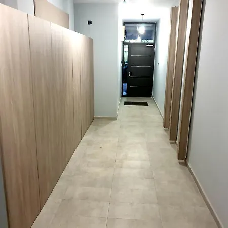 Sts Eight 6.2 * 테살로니키