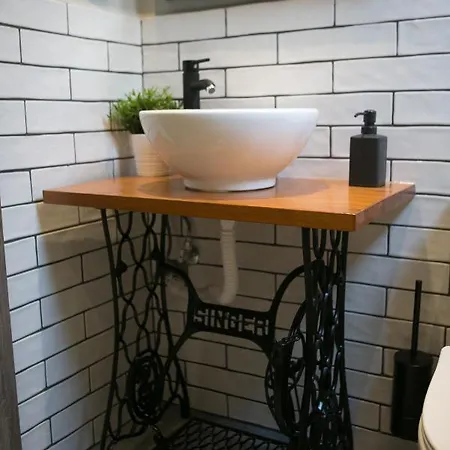 Sts Eight 6.2 شقة